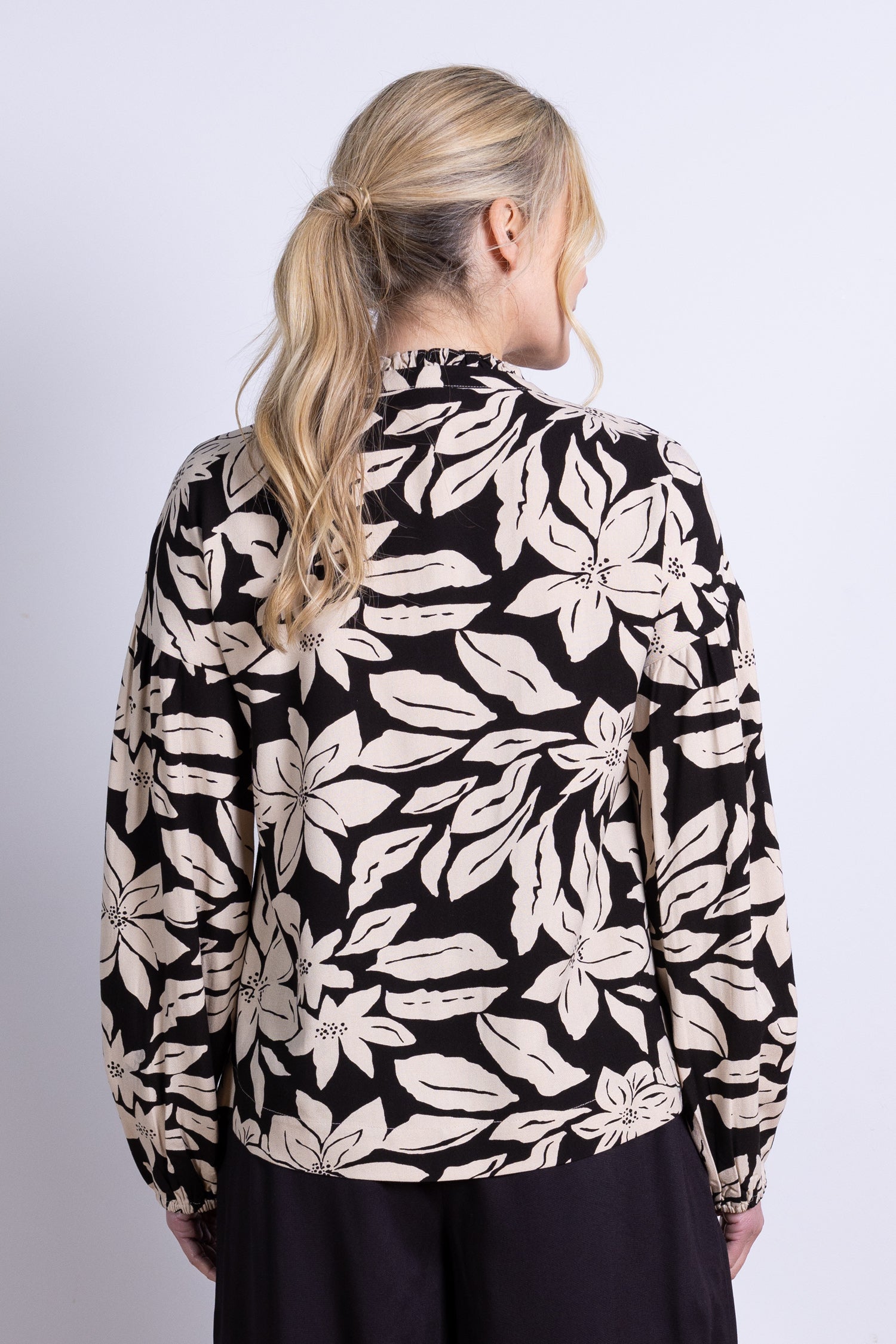 Nomads-AW25-AM4236BLK-2.jpg