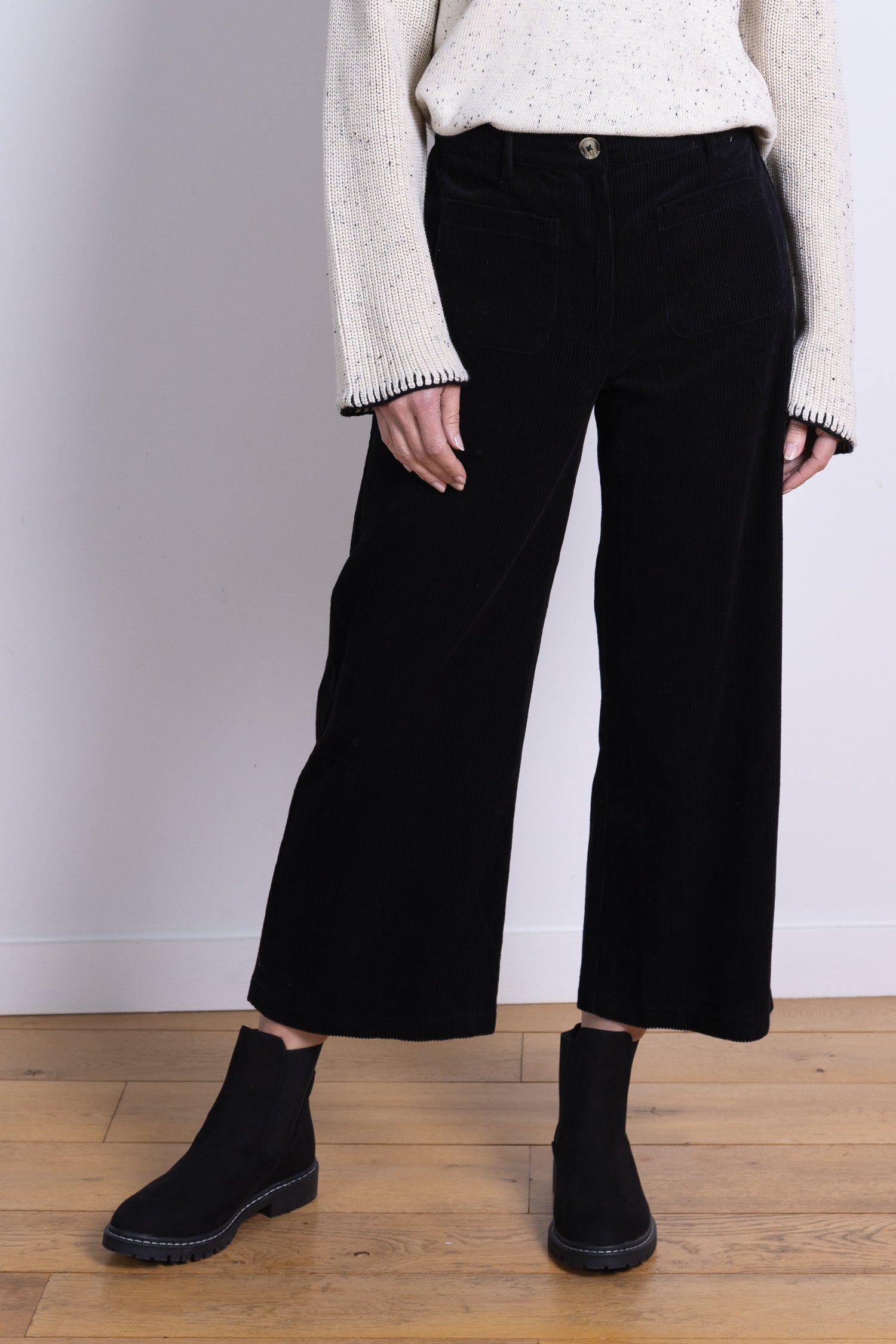 Nomads-AW25-NR1104BLK-2.jpg