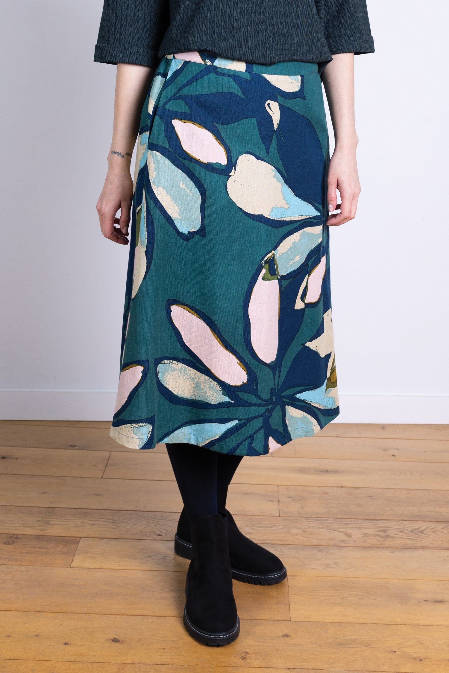 Nomads-AW25-SD8061NRD-1.jpg